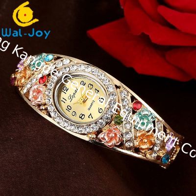 WJ-6534 New Arrival Unique Design Factory Direct Classic Flower Bracelet Watch