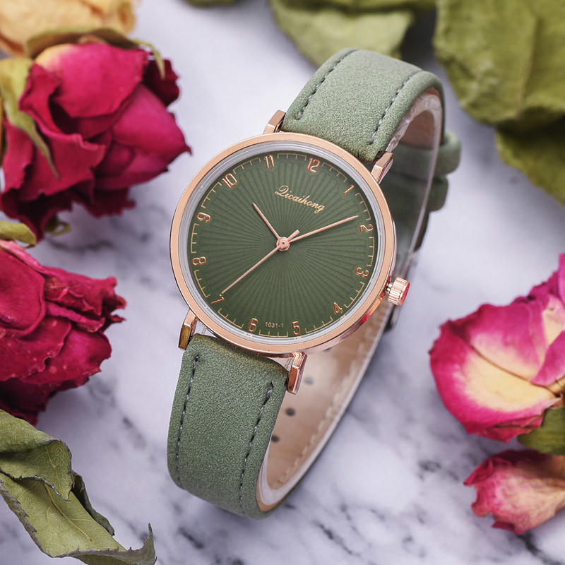 WJ-8411 Woman Alloy Watch Case Quartz Leather Band Watch