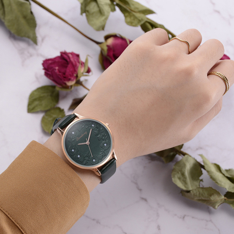 WJ-8415 Women Fashion Hand Leather Band Alloy Case Watch