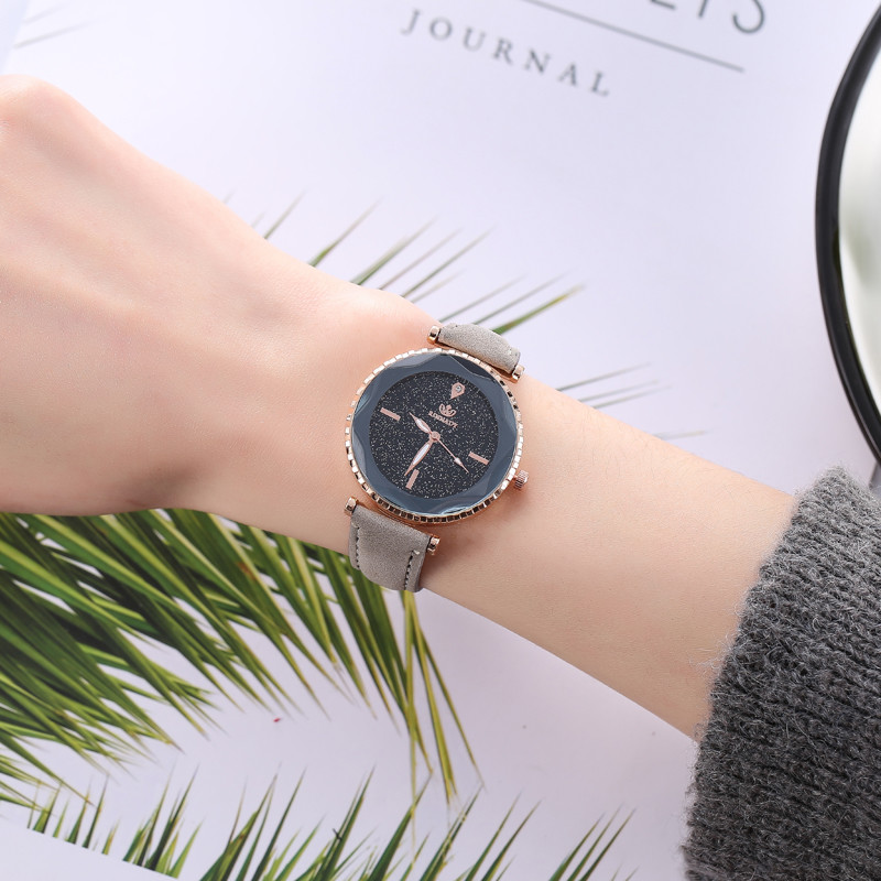 WJ-7979 New Fashion  Ladies Leather Strap  Quartz Wrist Watch